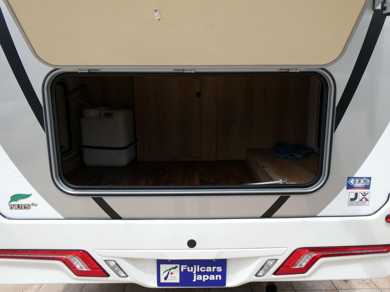 キャンピングカーキャブコン