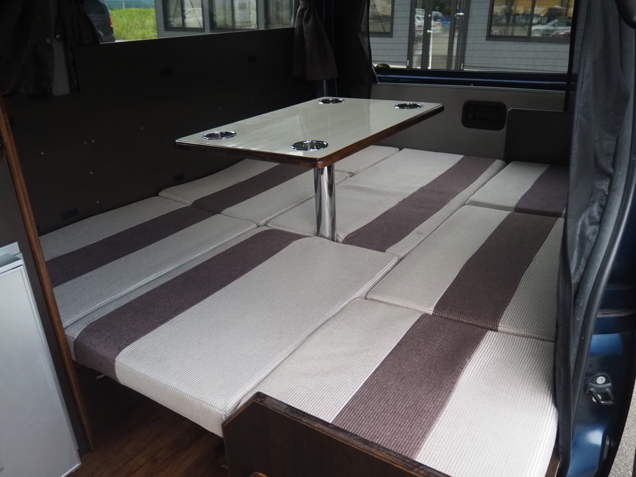 キャンピングカーバンコン