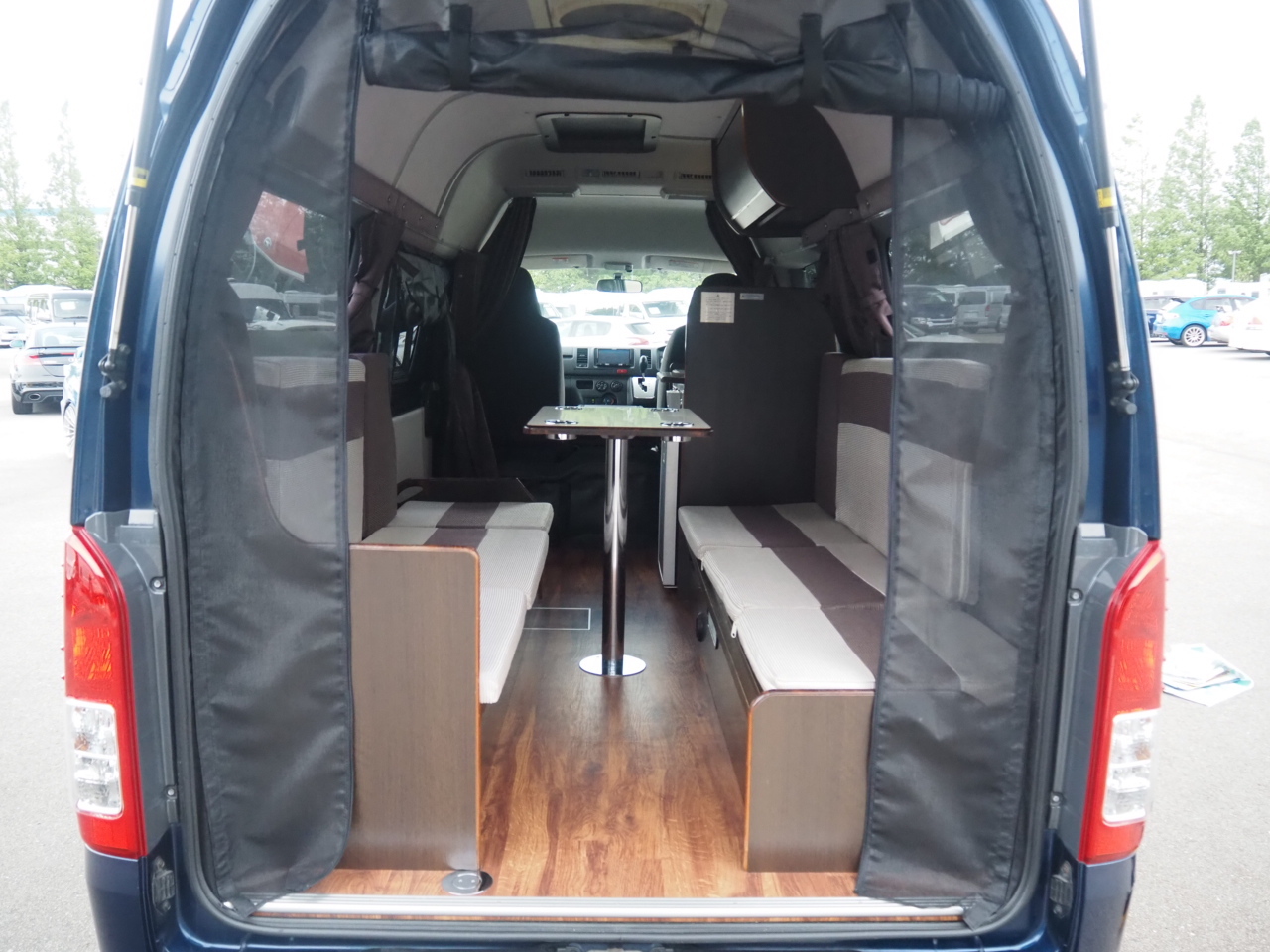 キャンピングカーバンコン