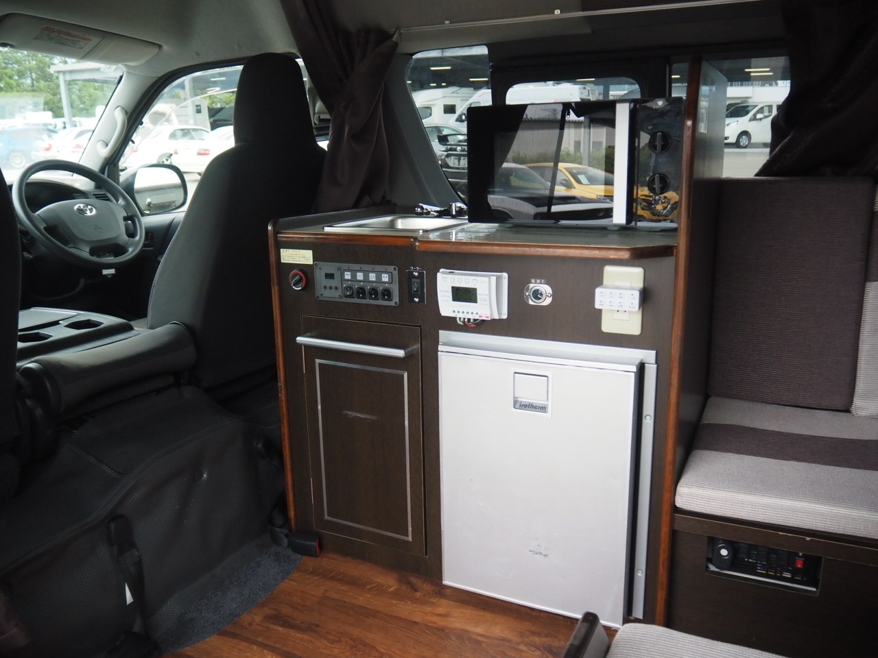 キャンピングカーバンコン