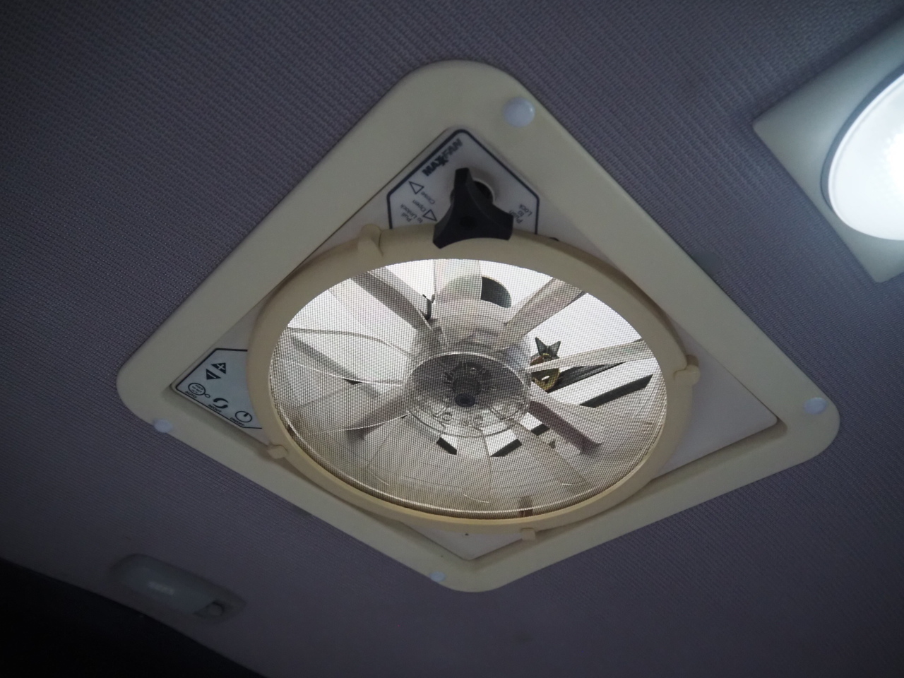 キャンピングカーバンコン