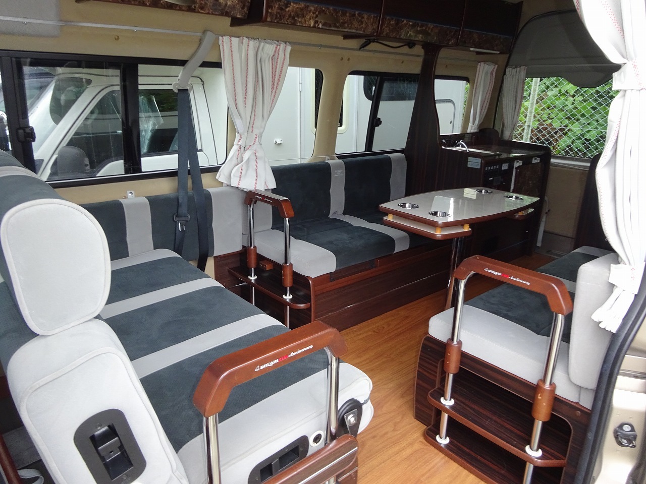 キャンピングカーバンコン