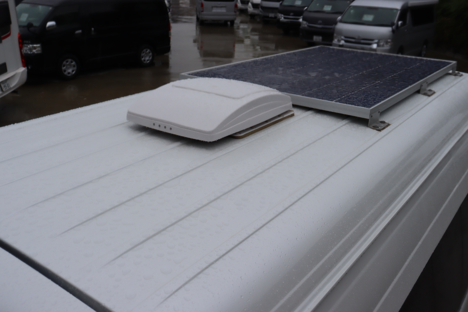 キャンピングカーバンコン