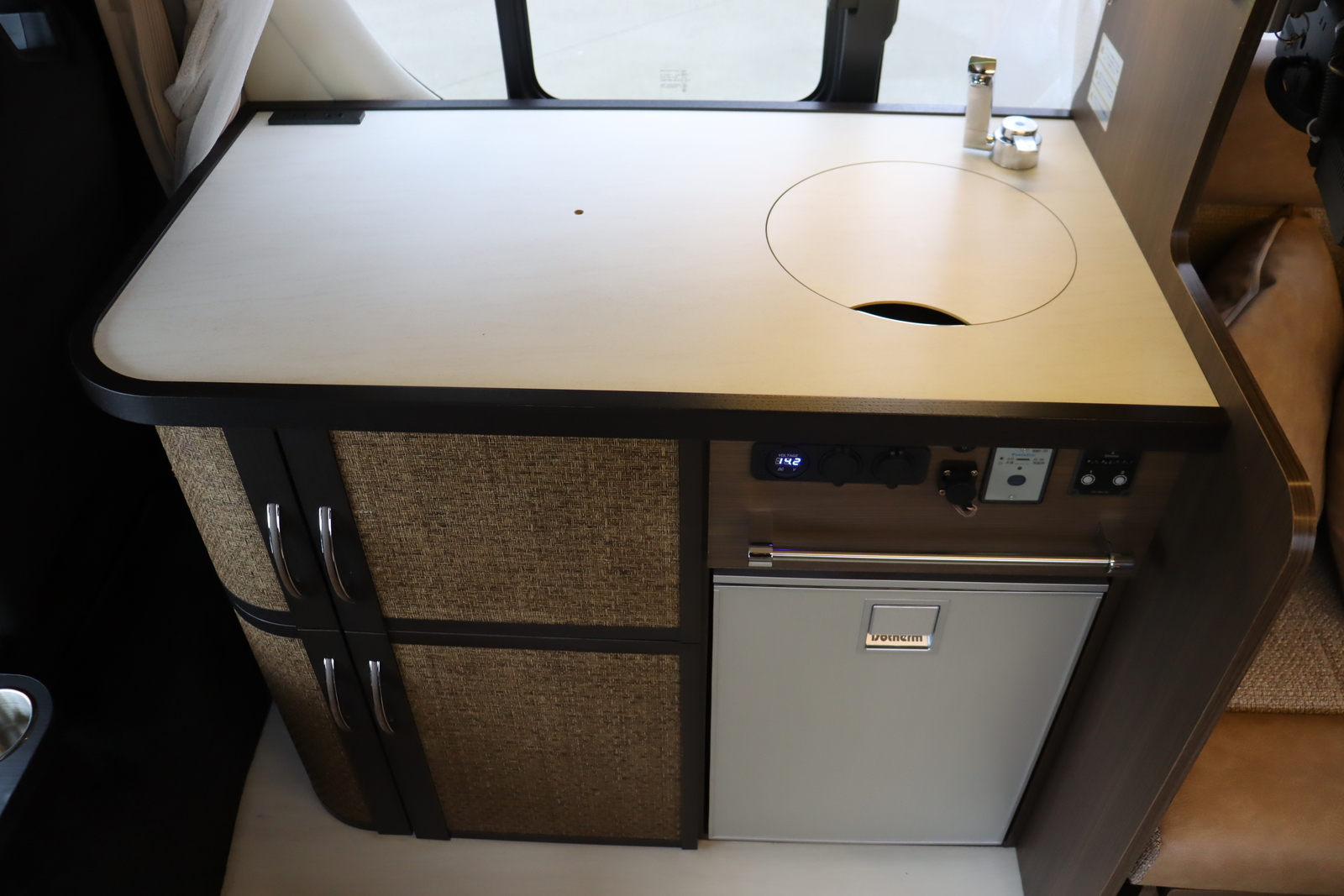 キャンピングカーバンコン