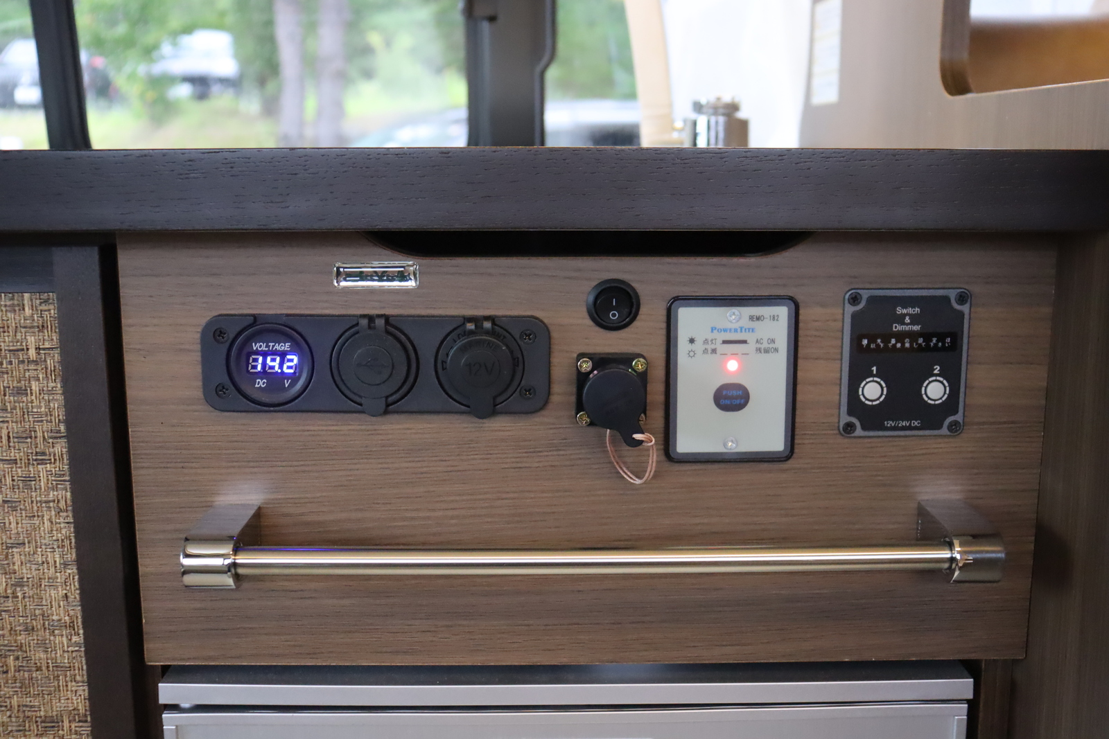 キャンピングカーバンコン