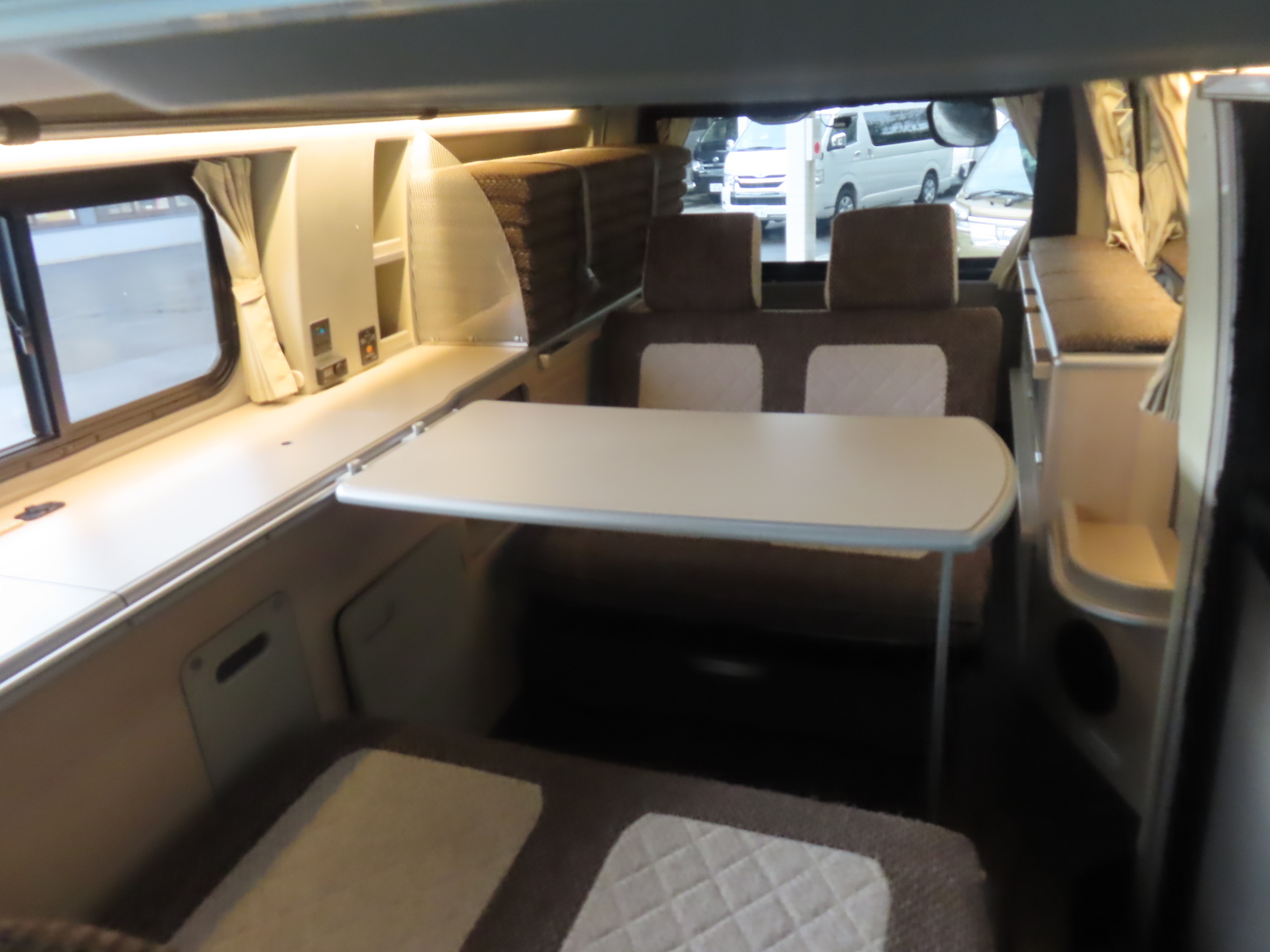 キャンピングカーバンコン