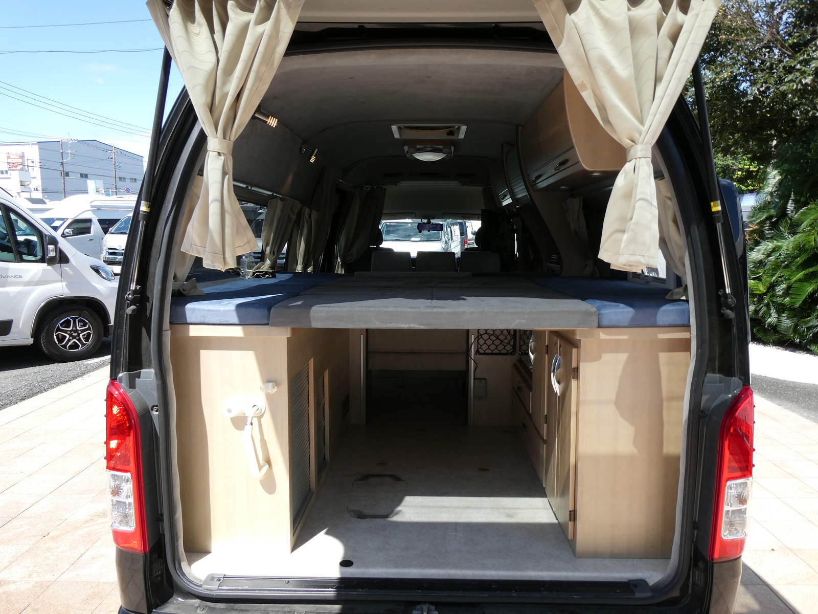 キャンピングカーバンコン