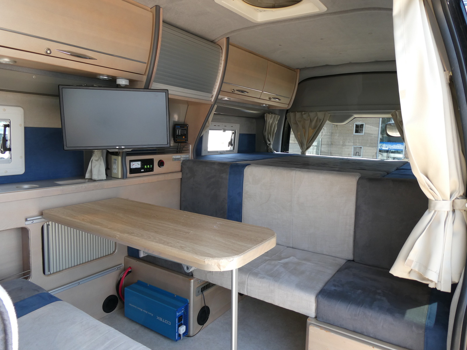 キャンピングカーバンコン