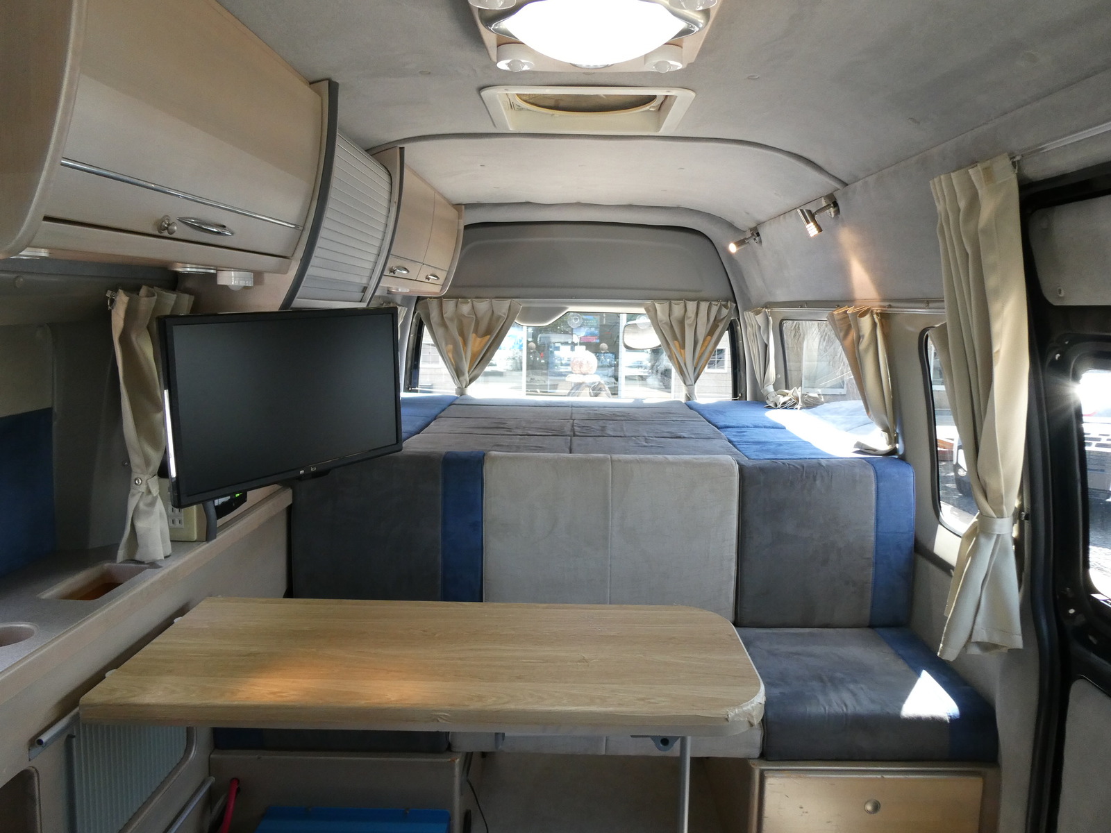 キャンピングカーバンコン