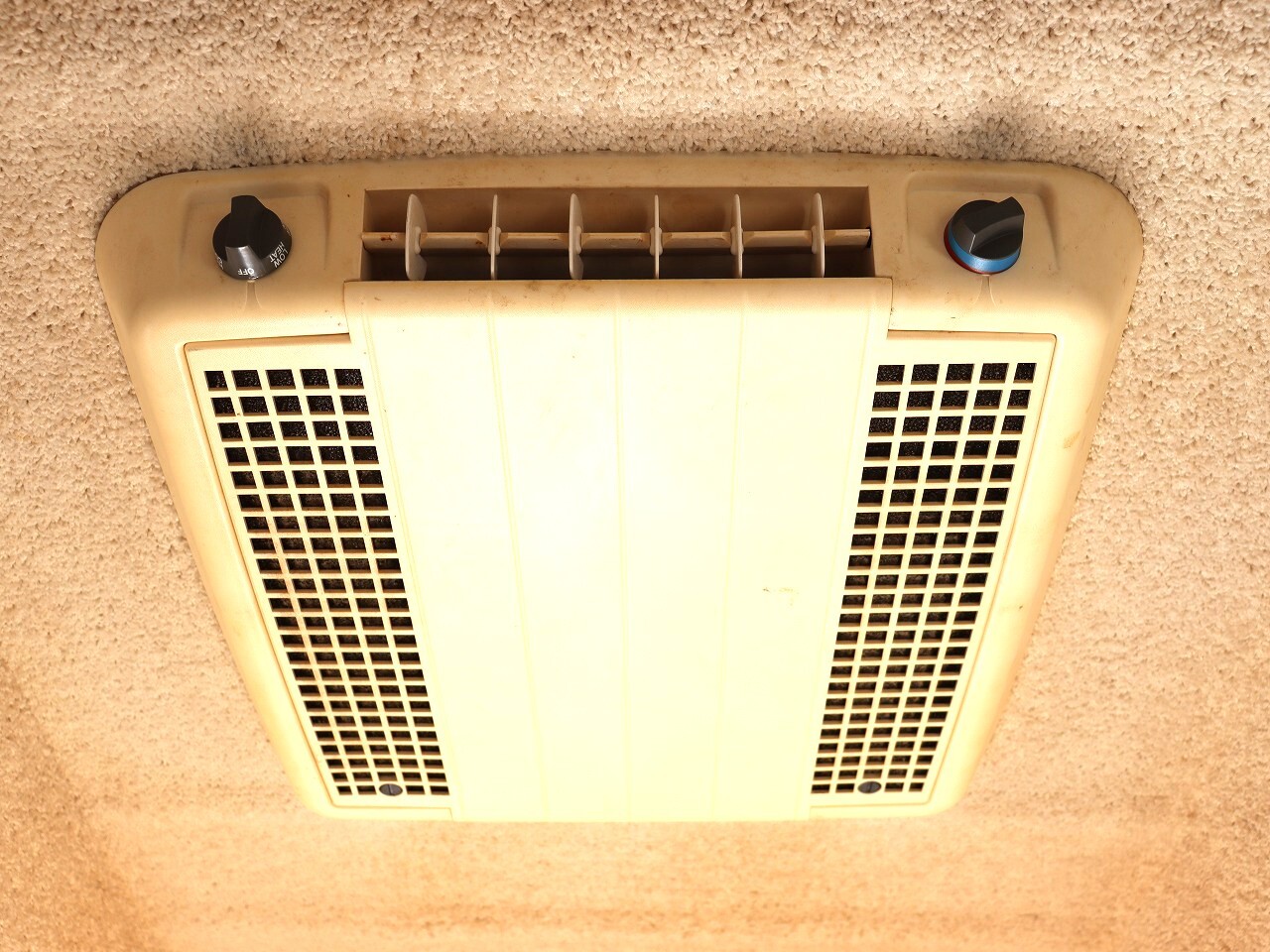 キャンピングカートレーラー