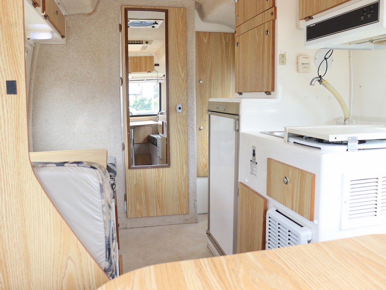 キャンピングカートレーラー