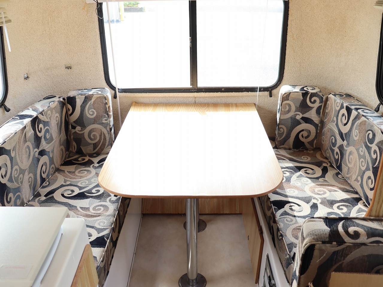 キャンピングカートレーラー