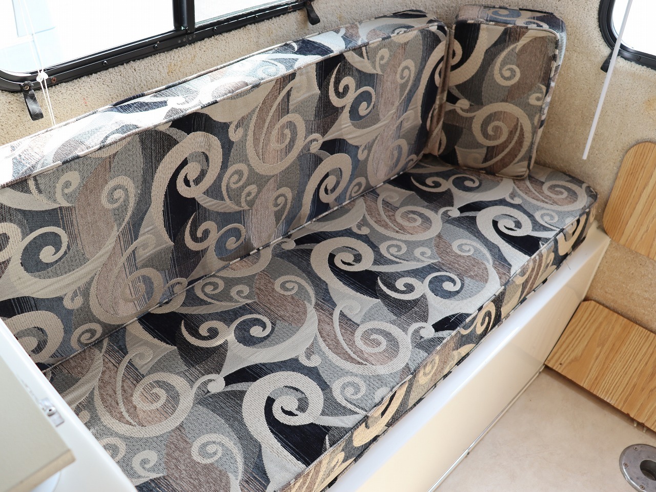 キャンピングカートレーラー