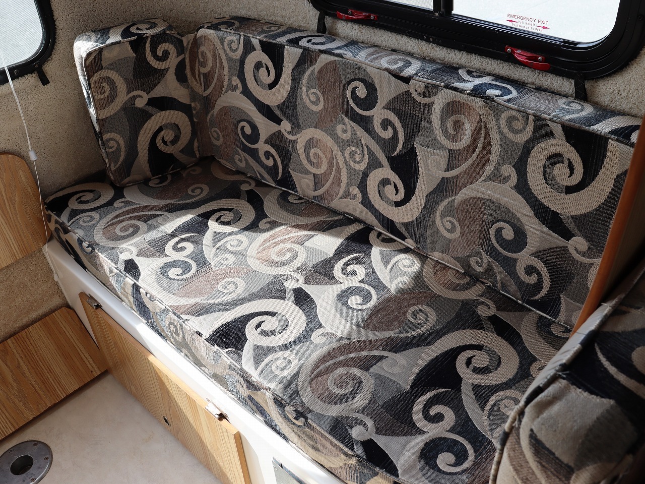 キャンピングカートレーラー