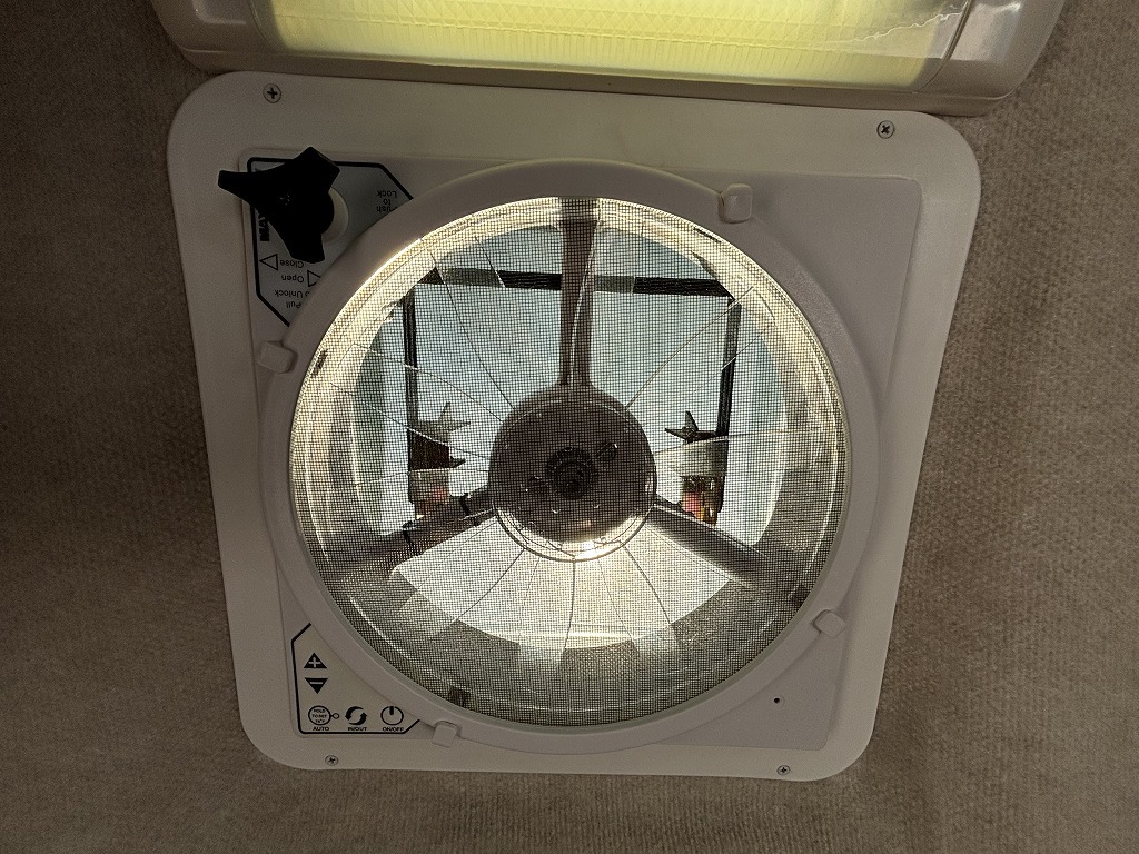 キャンピングカーキャブコン