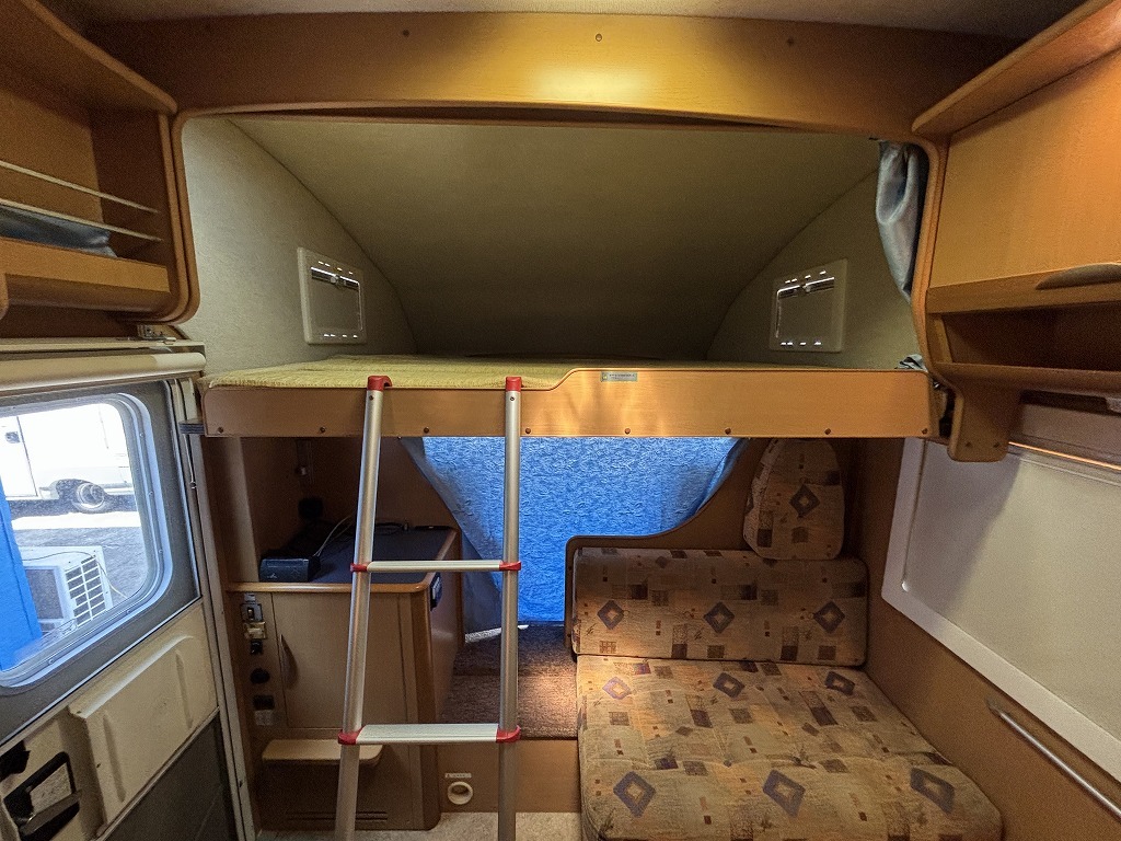 キャンピングカーキャブコン