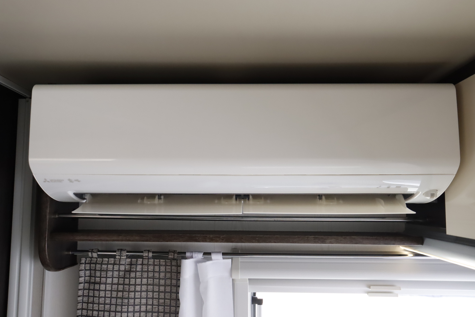 キャンピングカートレーラー