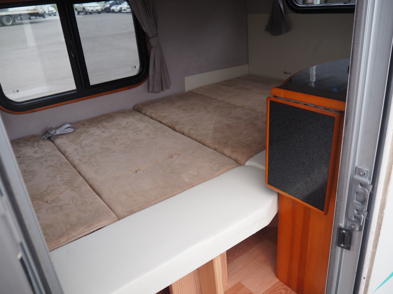 キャンピングカー軽キャンパー