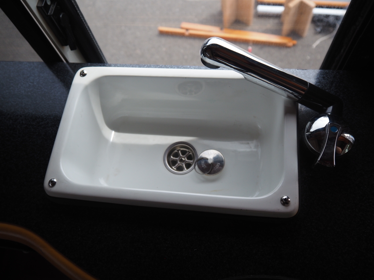 キャンピングカー軽キャンパー