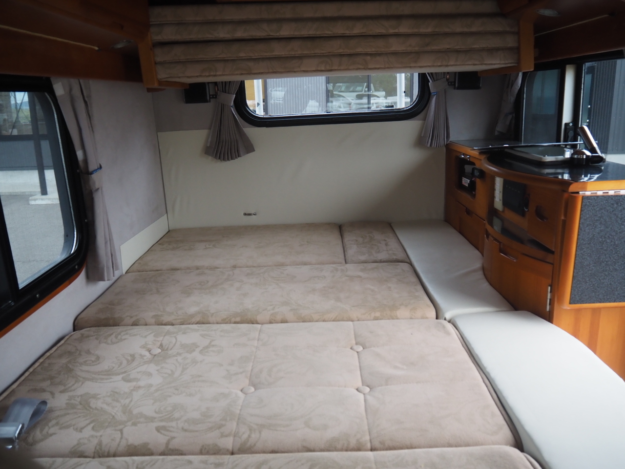 キャンピングカー軽キャンパー