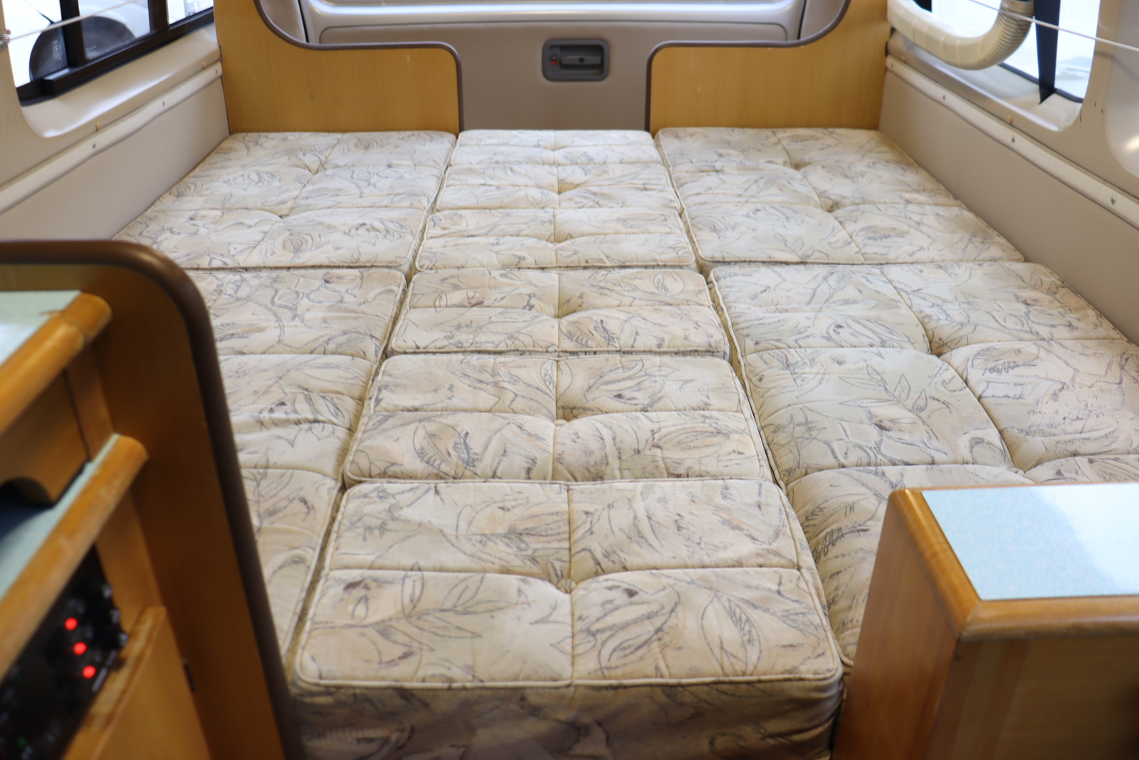 キャンピングカーバンコン