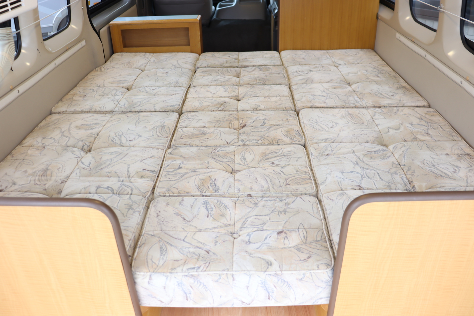 キャンピングカーバンコン