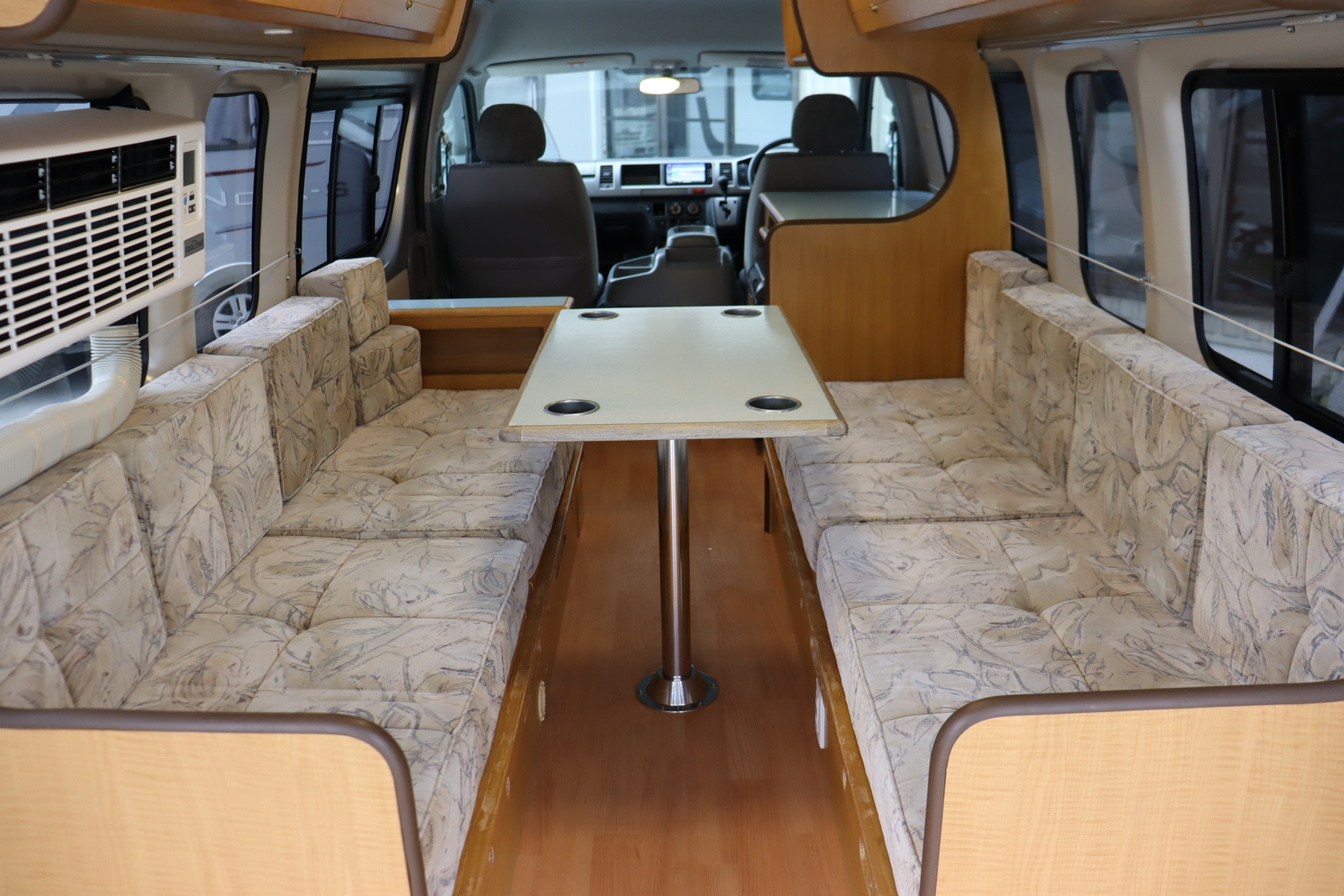 キャンピングカーバンコン