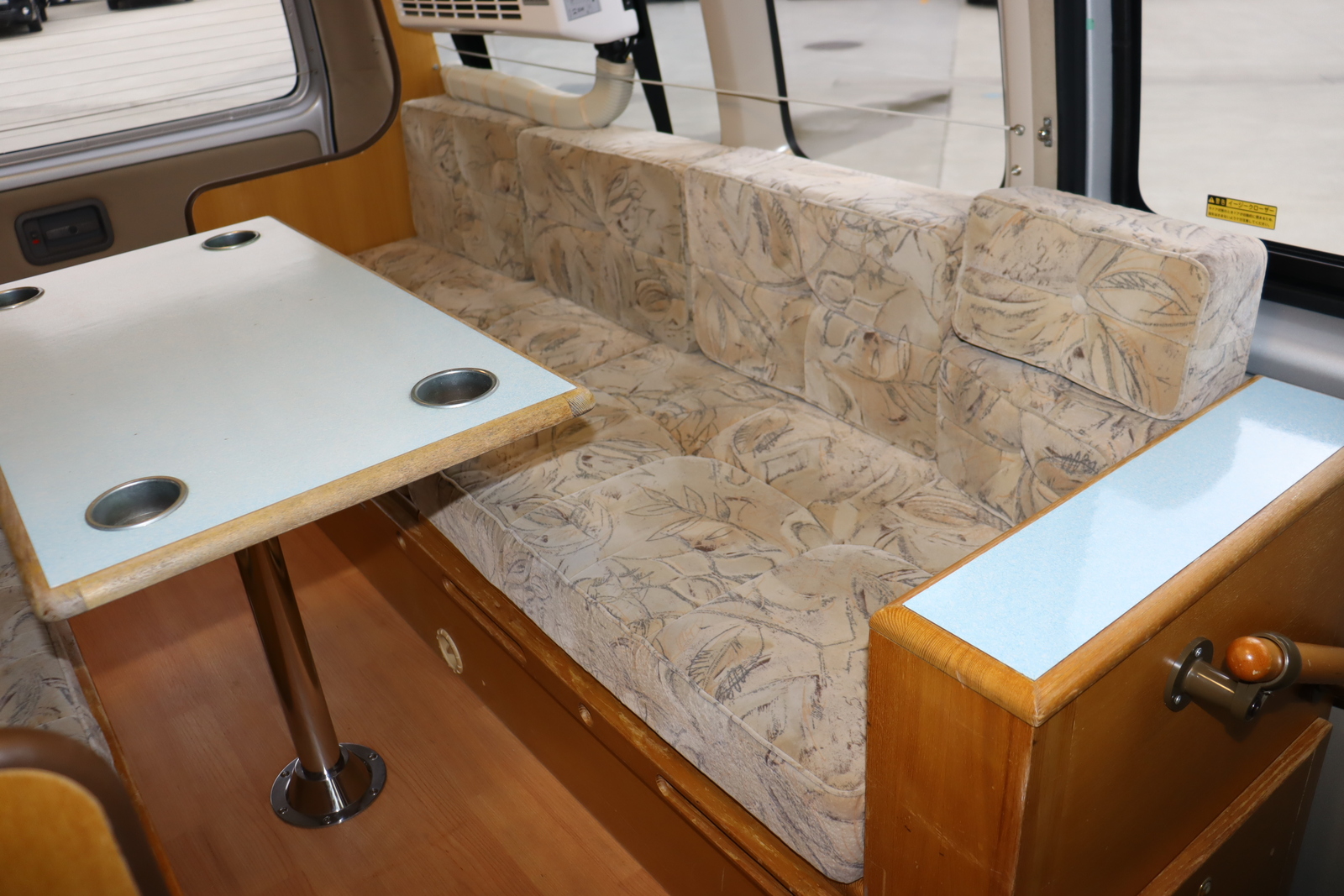 キャンピングカーバンコン