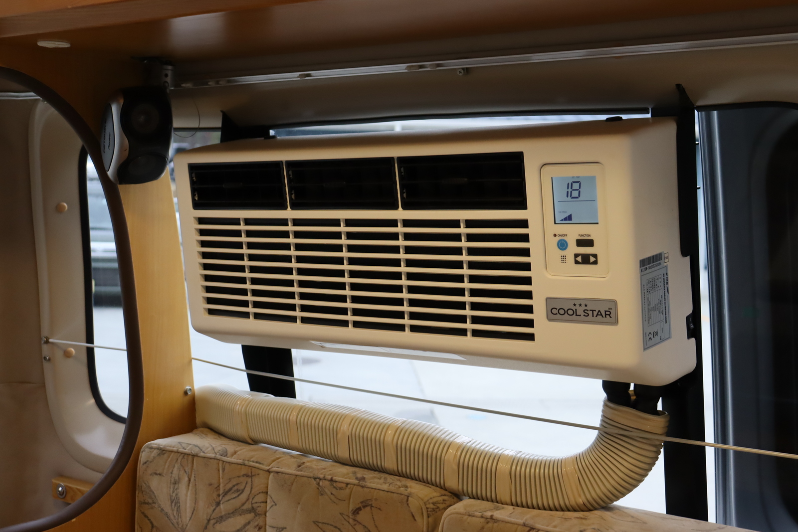 キャンピングカーバンコン