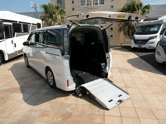 トヨタヴォクシー