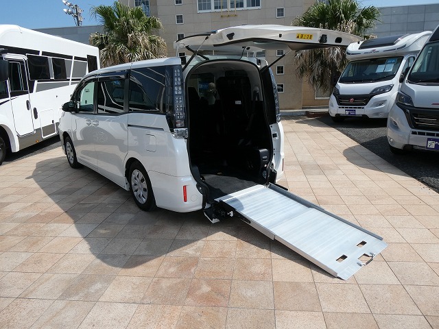 トヨタヴォクシー