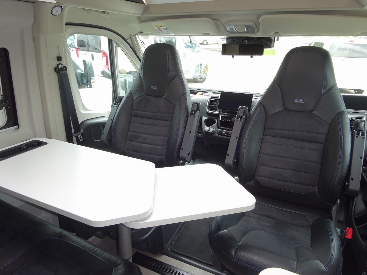 キャンピングカーバンコン