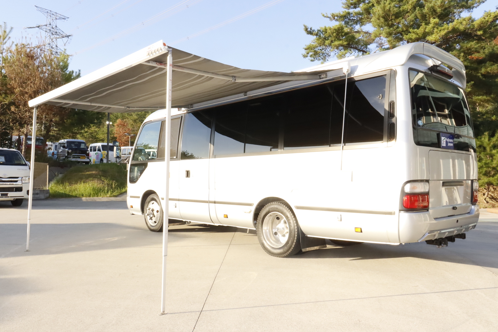 キャンピングカーバスコン