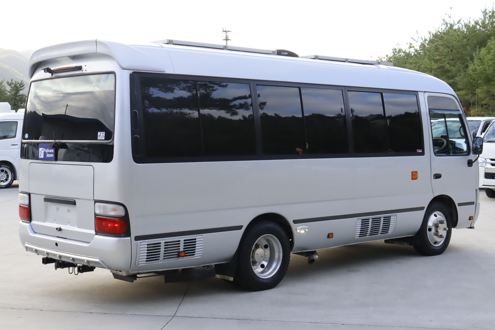 キャンピングカーバスコン