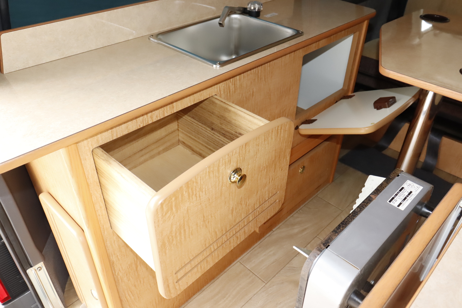 キャンピングカーバンコン