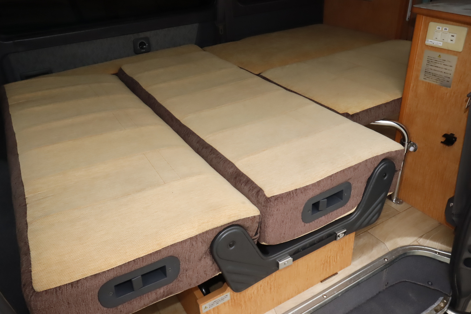 キャンピングカーバンコン