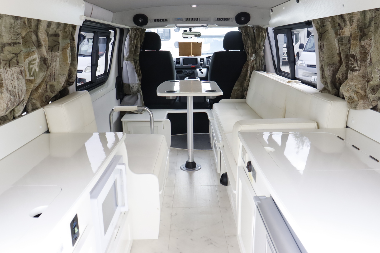 キャンピングカーバンコン