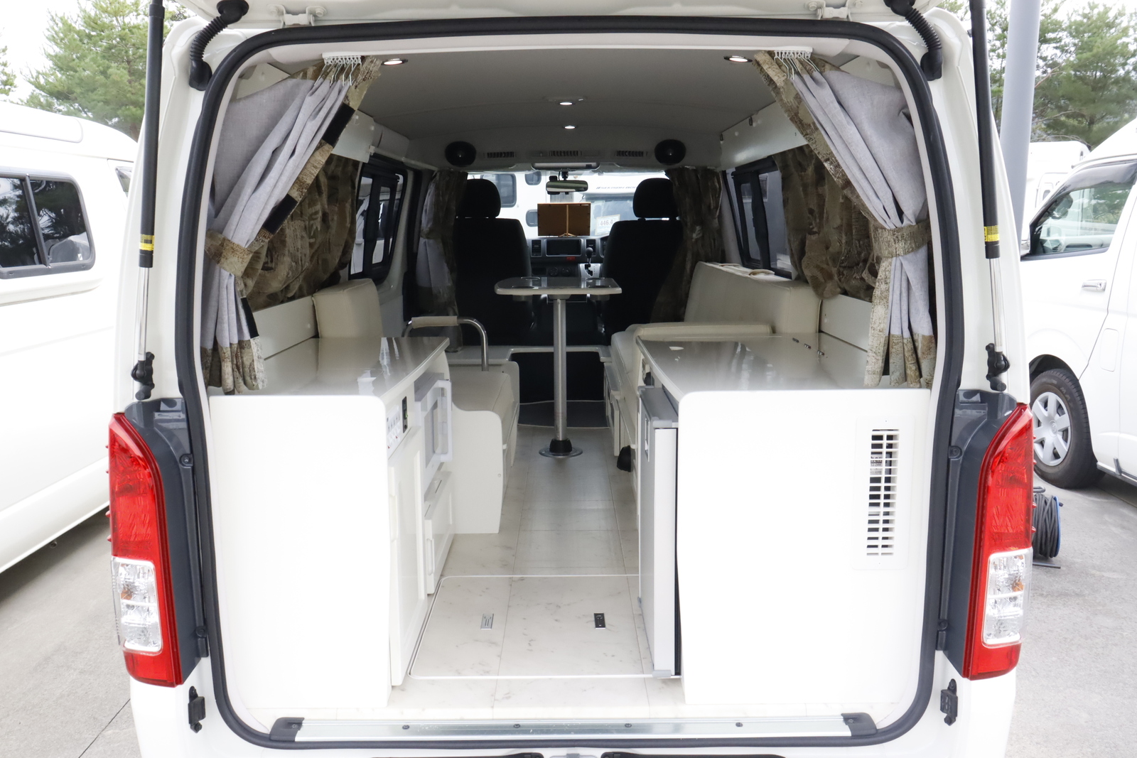 キャンピングカーバンコン