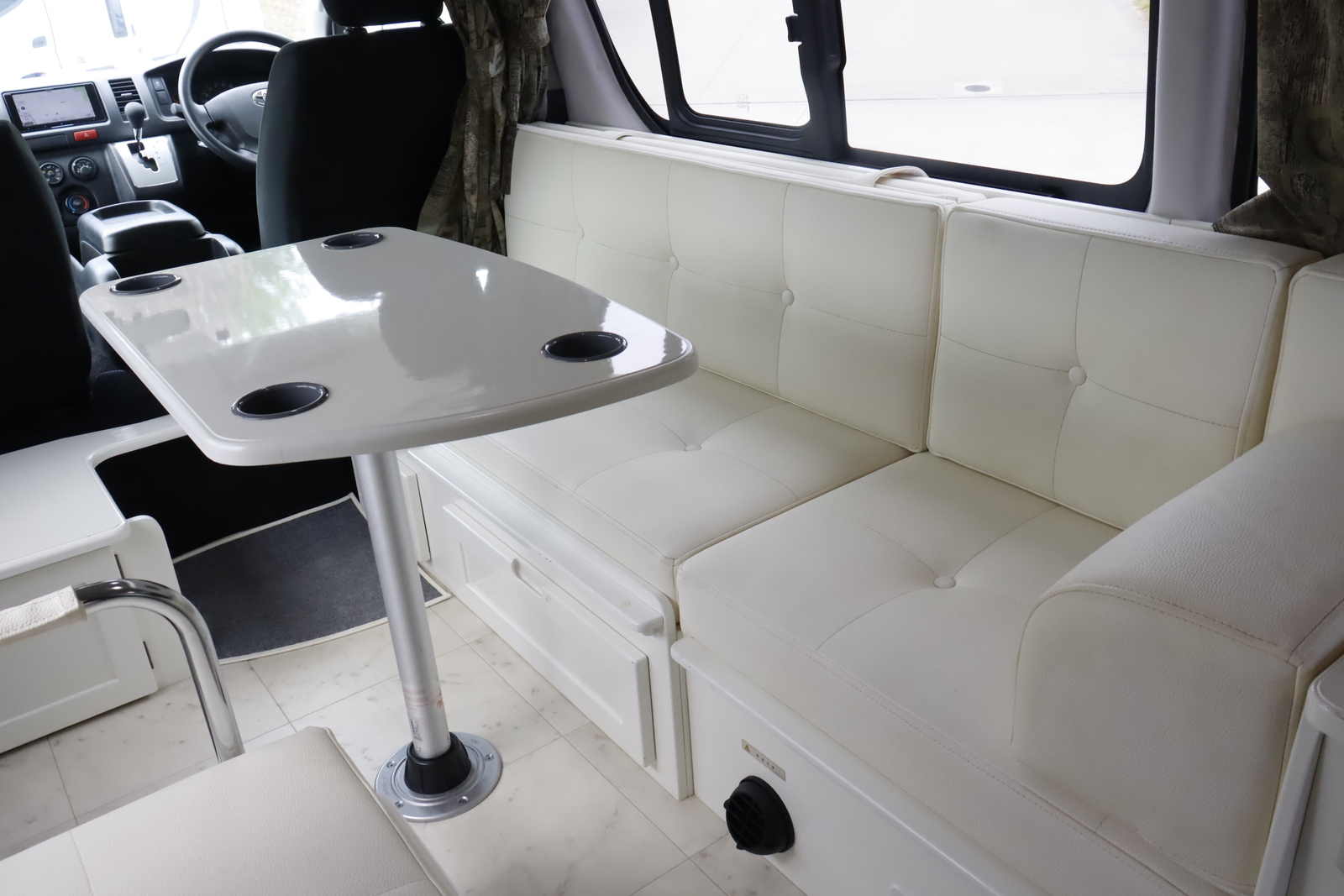 キャンピングカーバンコン