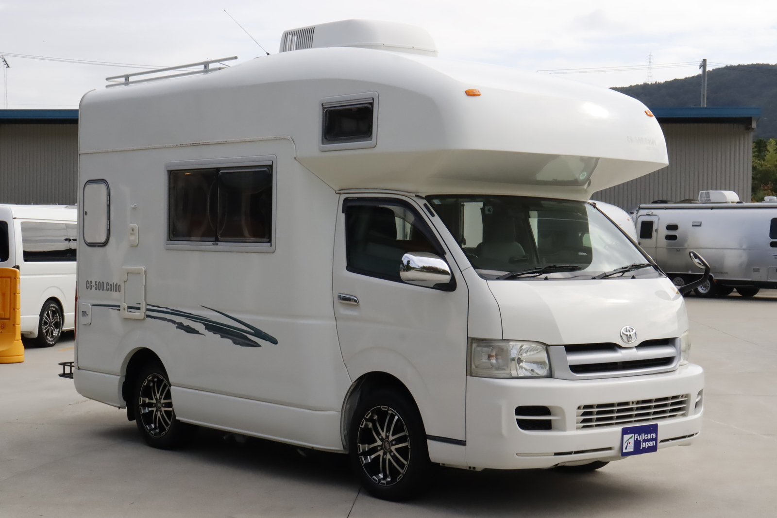 キャンピングカーキャブコン
