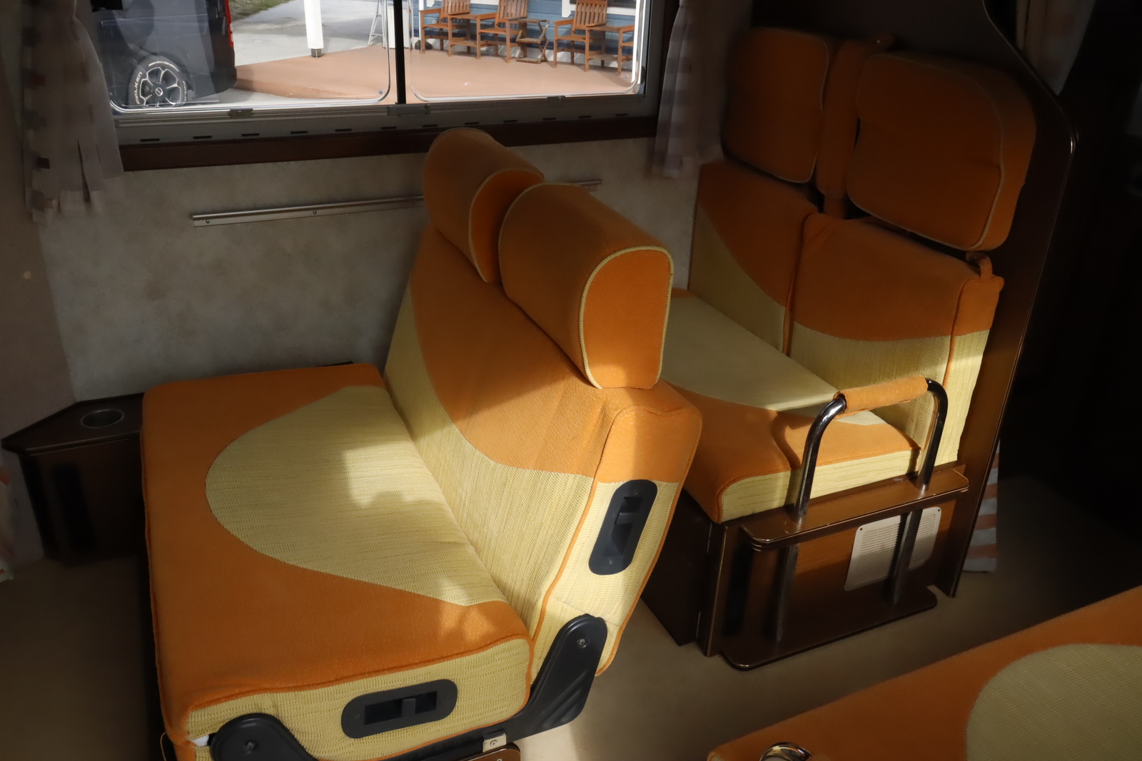 キャンピングカーキャブコン