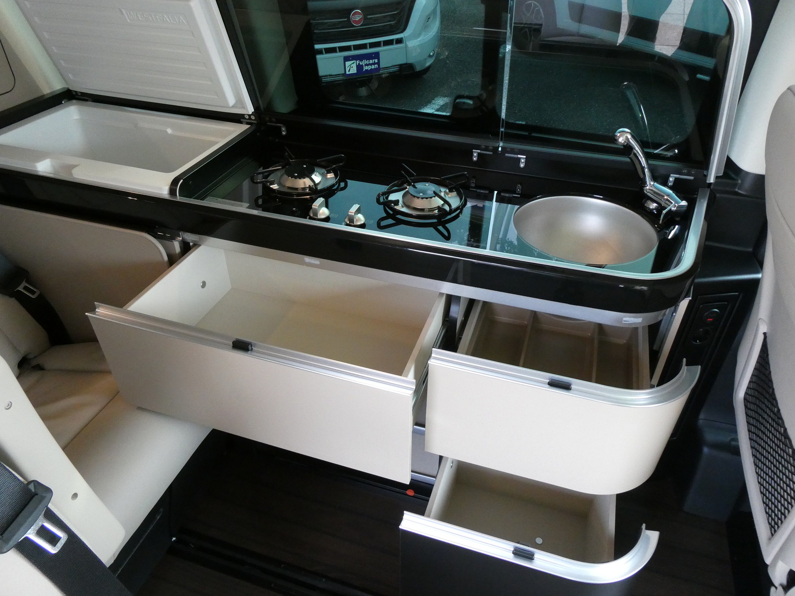 キャンピングカーバンコン