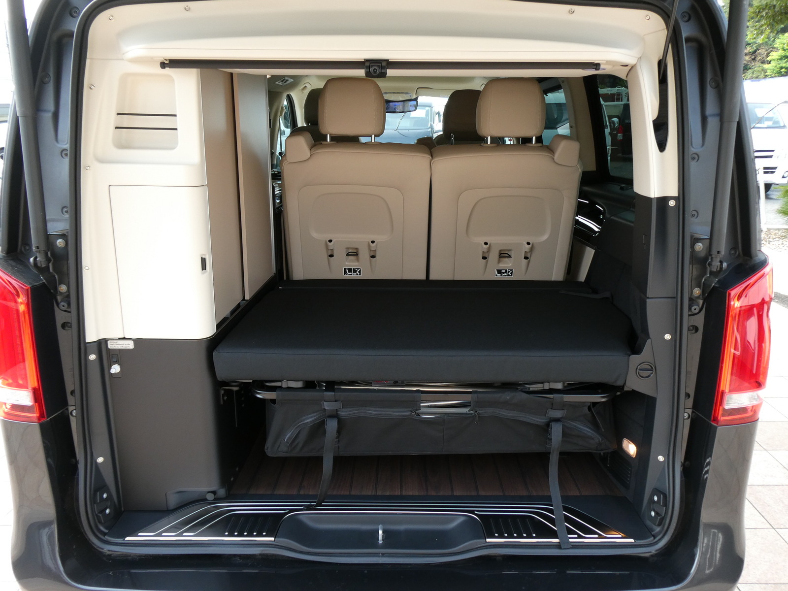 キャンピングカーバンコン