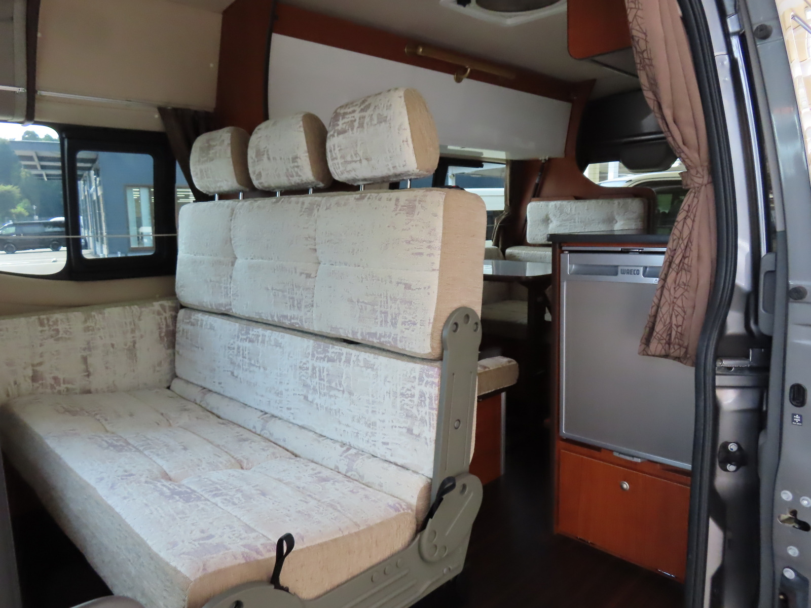 キャンピングカーバンコン