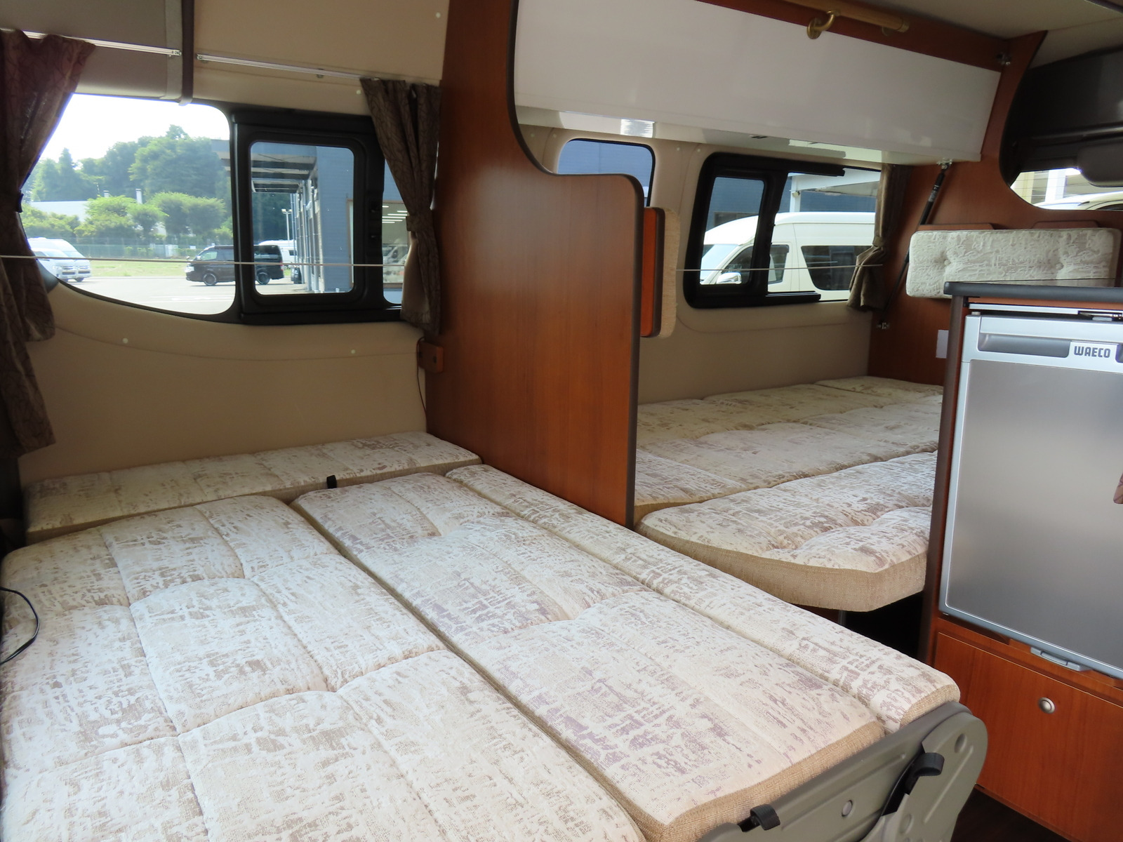 キャンピングカーバンコン