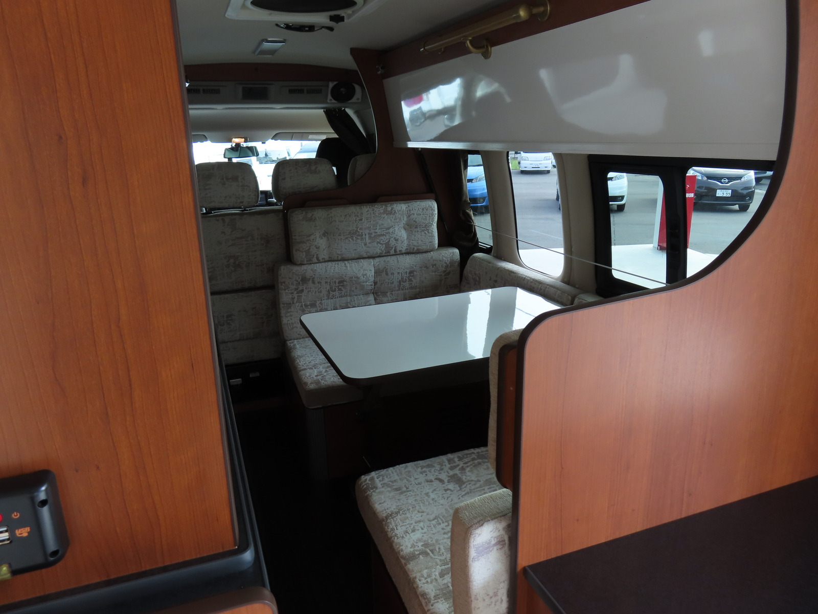 キャンピングカーバンコン