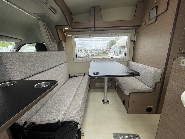 キャンピングカーキャブコン