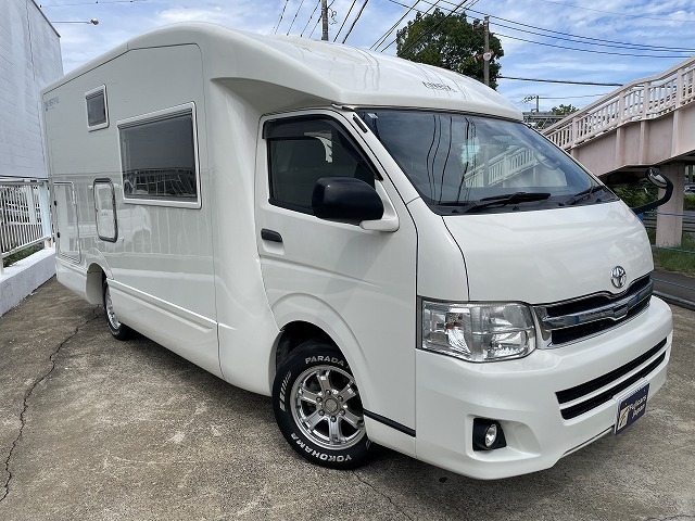 キャンピングカーキャブコン