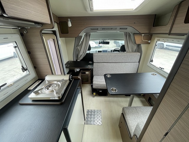 キャンピングカーキャブコン