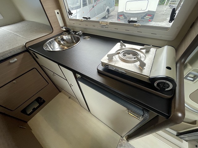 キャンピングカーキャブコン